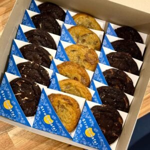 18 COOKIES BOX
