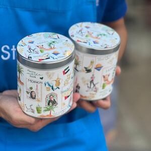 20 minis mix "Emirati women day" tin